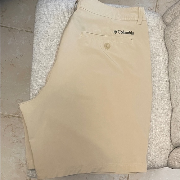 Columbia Other - Columbia Men's Beige Shorts